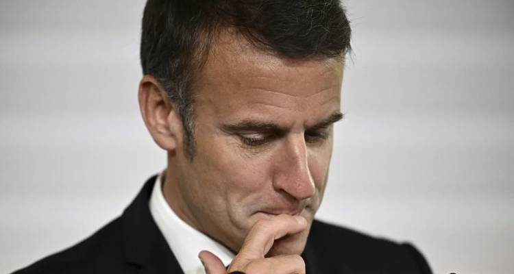 Politico: Τα «μπρος-πίσω» του Μακρόν στη Μέση Ανατολή κοστίζουν στη Γαλλία -Τι συμβαίνει στο Ελιζέ