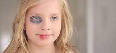 «Κοίτα μαμά, μοιάζω με εσένα» | Ένα βίντεο που συγκλονίζει!