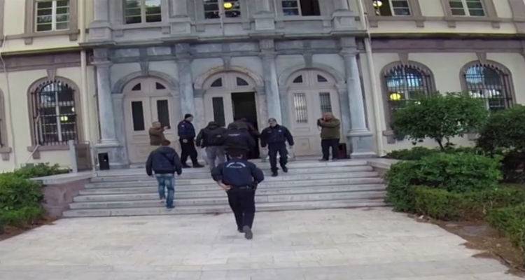 Έ&nu;&omicron;&chi;&omicron;&iota; &alpha;&lambda;&lambda;ά &epsilon;&lambda;&epsilon;ύ&theta;&epsilon;&rho;&omicron;&iota; &omicron;&iota; &alpha;&sigma;&tau;&upsilon;&nu;&omicron;&mu;&iota;&kappa;&omicron;ί | &Omicron;&iota; &pi;&omicron;&iota;&nu;έ&sigmaf; &alpha;&nu;&alpha;&lambda;&upsilon;&tau;&iota;&kappa;ά