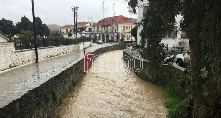 &Lambda;ή&mu;&nu;&omicron;&sigmaf;: &laquo;&Phi;&omicron;ύ&sigma;&kappa;&omega;&sigma;&epsilon;&raquo; &tau;&omicron; &pi;&omicron;&tau;ά&mu;&iota; &sigma;&tau;&eta; &Mu;ύ&rho;&iota;&nu;&alpha; &alpha;&pi;ό &tau;&iota;&sigmaf; &iota;&sigma;&chi;&upsilon;&rho;έ&sigmaf; &kappa;&alpha;&tau;&alpha;&iota;&gamma;ί&delta;&epsilon;&sigmaf; | &Pi;&lambda;&eta;&mu;&mu;ύ&rho;&iota;&sigma;&alpha;&nu; &delta;&rho;ό&mu;&omicron;&iota; (photos &amp; video)