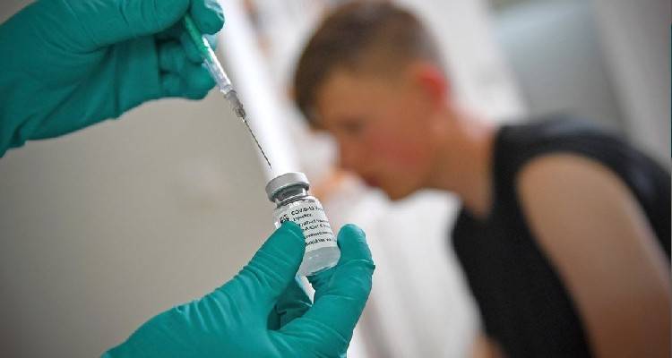 Κορωνοϊός: Το CDC συνιστά τον εμβολιασμό όλων των παιδιών άνω των 12 ετών