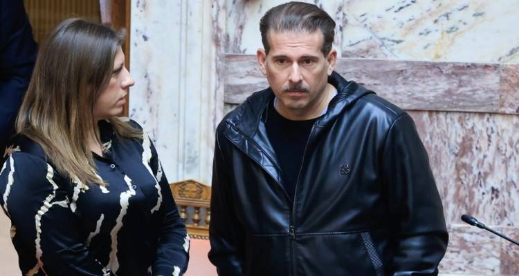 Διαμαντής Καραναστάσης: Παραιτήθηκε από βουλευτής με ανάρτηση στο Facebook - «Επιστρέφω στον Πολιτισμό»