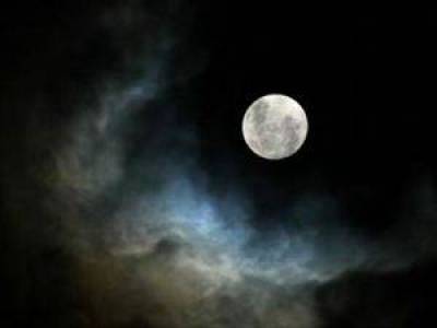 H Σελήνη είναι 100 εκατ. χρόνια... νεότερη