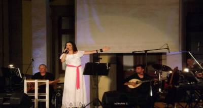 &Delta;ά&rho;&rho;&alpha; &kappa;&alpha;&iota; &Pi;&alpha;&pi;&alpha;&delta;&eta;&mu;&eta;&tau;&rho;ί&omicron;&upsilon; ά&phi;&eta;&sigma;&alpha;&nu; &tau;&iota;&sigmaf; &kappa;&alpha;&lambda;ύ&tau;&epsilon;&rho;&epsilon;&sigmaf; &alpha;&nu;&alpha;&mu;&nu;ή&sigma;&epsilon;&iota;&sigmaf; &sigma;&tau;&omicron; &kappa;&omicron;&iota;&nu;ό &tau;&eta;&sigmaf; &Lambda;ή&mu;&nu;&omicron;&upsilon; (photos)