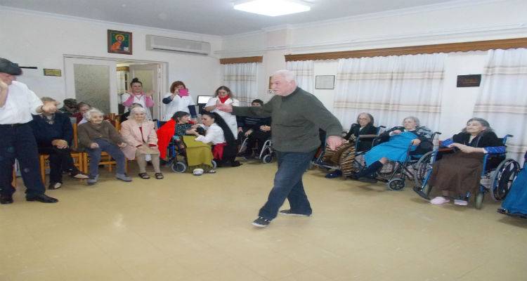 &Gamma;&lambda;έ&nu;&tau;&iota; &kappa;&alpha;&iota; &chi;&omicron;&rho;ό&sigmaf; &sigma;&tau;&omicron; &Gamma;&eta;&rho;&omicron;&kappa;&omicron;&mu;&epsilon;ί&omicron; &tau;&eta;&sigmaf; &Lambda;ή&mu;&nu;&omicron;&upsilon; (photos)