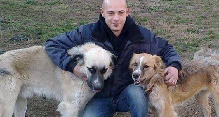 &Tau;&eta;&nu; &Pi;&alpha;&rho;&alpha;&sigma;&kappa;&epsilon;&upsilon;ή 16/6 &sigma;&tau;&omicron; &Beta;ά&rho;&omicron;&sigmaf; &eta; &kappa;&eta;&delta;&epsilon;ί&alpha; &tau;&omicron;&upsilon; &Nu;&iota;&kappa;ό&lambda;&alpha;&omicron;&upsilon; &Mu;&alpha;&chi;&alpha;&iota;&rho;&omicron;ύ&delta;&eta;