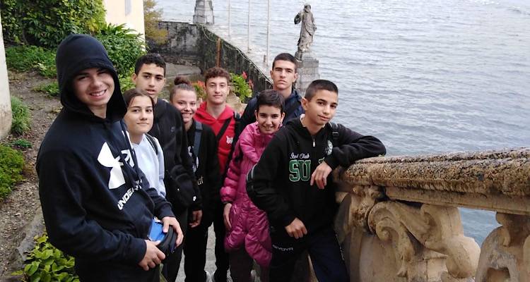 &Alpha;&epsilon;&iota;&kappa;ί&nu;&eta;&tau;&omicron; &tau;&omicron; &Gamma;&upsilon;&mu;&nu;ά&sigma;&iota;&omicron; &Lambda;&iota;&beta;&alpha;&delta;&omicron;&chi;&omega;&rho;ί&omicron;&upsilon; | &Sigma;&tau;&eta; &lambda;ί&mu;&nu;&eta; &Kappa;ό&mu;&omicron; &tau;&eta;&sigmaf; &Iota;&tau;&alpha;&lambda;ί&alpha;&sigmaf;