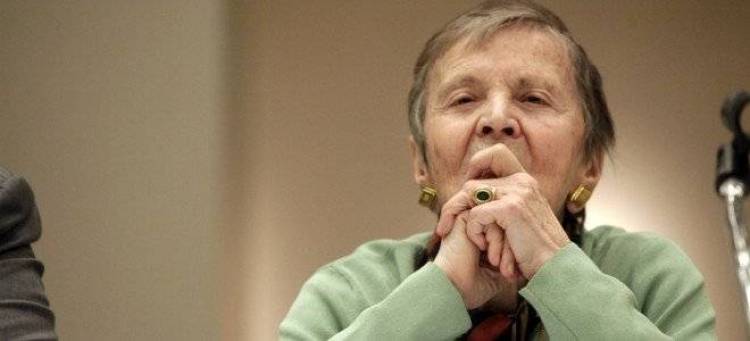 Η 87χρονη ιστορικός Ελένη Αρβελέρ μετά το Κέντρο Δελφών μόλις έγινε πρόεδρος και στο Ιδρυμα Πολιτισμού