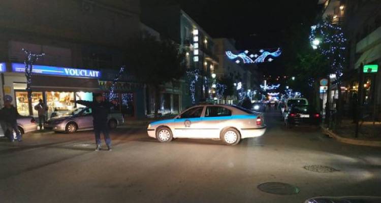 &Sigma;&upsilon;&nu;&alpha;&gamma;&epsilon;&rho;&mu;ό&sigmaf; &sigma;&tau;&omicron; &Lambda;&omicron;&upsilon;&tau;&rho;ά&kappa;&iota;: &Tau;&eta;&lambda;&epsilon;&phi;ώ&nu;&eta;&mu;&alpha; &gamma;&iota;&alpha; &beta;ό&mu;&beta;&alpha; &sigma;&epsilon; &xi;&epsilon;&nu;&omicron;&delta;&omicron;&chi;&epsilon;ί&omicron; &pi;&rho;ώ&eta;&nu; &upsilon;&pi;&omicron;&upsilon;&rho;&gamma;&omicron;ύ