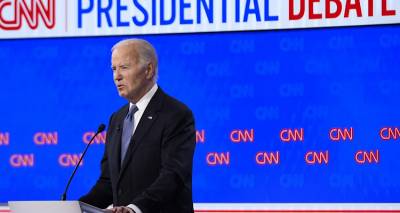 Bloomberg: Πώς οι Δημοκρατικοί θα μπορούσαν να αντικαταστήσουν τον Μπάιντεν και ποιοι μπορεί να πάρουν τη θέση του