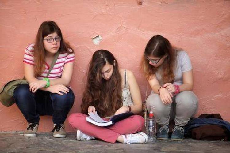 &Pi;&rho;&epsilon;&mu;&iota;έ&rho;&alpha; &epsilon;&xi;&epsilon;&tau;ά&sigma;&epsilon;&omega;&nu; &sigma;&tau;&eta;&nu; &Alpha;' &Lambda;&upsilon;&kappa;&epsilon;ί&omicron;&upsilon; &mu;&epsilon; &tau;&eta;&nu; &Tau;&rho;ά&pi;&epsilon;&zeta;&alpha; &Theta;&epsilon;&mu;ά&tau;&omega;&nu;