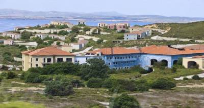 &laquo;K&alpha;&beta;&epsilon;ί&rho;&iota;&alpha; Palace&raquo;:  &Pi;&lambda;&epsilon;&iota;&sigma;&tau;&eta;&rho;&iota;&alpha;&sigma;&mu;ό&sigmaf; &gamma;&iota;&alpha; &tau;&omicron; &pi;ά&lambda;&alpha;&iota; &pi;&omicron;&tau;έ &lambda;&alpha;&mu;&pi;&epsilon;&rho;ό resort