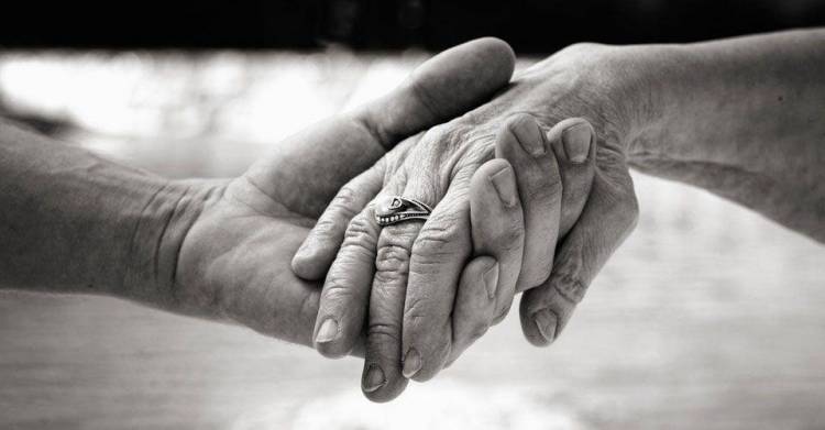 &Sigma;&epsilon; 48&omega;&rho;&eta; &alpha;&pi;&epsilon;&rho;&gamma;ί&alpha; &omicron;&iota; &Lambda;&eta;&mu;&nu;&iota;&omicron;ί &epsilon;&rho;&gamma;&alpha;&zeta;ό&mu;&epsilon;&nu;&omicron;&iota; &tau;&omicron;&upsilon; &laquo;&Beta;&omicron;ή&theta;&epsilon;&iota;&alpha; &sigma;&tau;&omicron; &sigma;&pi;ί&tau;&iota;&raquo;