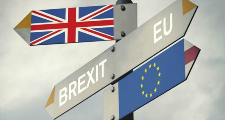 Brexit: &Alpha;&iota;&sigma;&iota;&omicron;&delta;&omicron;&xi;ί&alpha; &gamma;&iota;&alpha; &tau;&eta;&nu; &epsilon;&pi;ί&tau;&epsilon;&upsilon;&xi;&eta; &sigma;&upsilon;&mu;&phi;&omega;&nu;ί&alpha;&sigmaf;