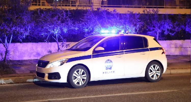 Ά&gamma;&rho;&iota;&alpha; &delta;&omicron;&lambda;&omicron;&phi;&omicron;&nu;ί&alpha; 23&chi;&rho;&omicron;&nu;&eta;&sigmaf; &sigma;&tau;&omicron; &Mu;&alpha;&rho;&omicron;ύ&sigma;&iota; -&Tau;&eta;&nu; &sigma;&kappa;ό&tau;&omega;&sigma;&epsilon; 17&chi;&rho;&omicron;&nu;&eta; &phi;ί&lambda;&eta; &tau;&eta;&sigmaf;, &mu;&epsilon; &pi;&omicron;&lambda;&lambda;&alpha;&pi;&lambda;έ&sigmaf; &mu;&alpha;&chi;&alpha;&iota;&rho;&iota;έ&sigmaf; &sigma;&tau;&omicron;&nu; &lambda;&alpha;&iota;&mu;ό