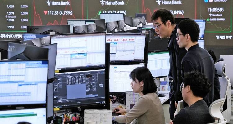 Ανακάμπτουν τα ασιατικά χρηματιστήρια μετά την «αιμορραγία» των 10 τρισ. από τους δασμούς του Τραμπ