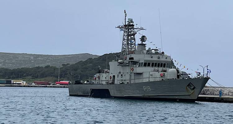 &Lambda;ή&mu;&nu;&omicron;&sigmaf;: &Eta; &Kappa;/&Phi; &Nu;&Alpha;&Upsilon;&Mu;&Alpha;&Chi;&Omicron;&Sigma; &sigma;&tau;&omicron; &lambda;&iota;&mu;ά&nu;&iota; &tau;&eta;&sigmaf; &Mu;ύ&rho;&iota;&nu;&alpha;&sigmaf; &gamma;&iota;&alpha; &tau;&iota;&sigmaf; &epsilon;&omicron;&rho;&tau;&alpha;&sigma;&tau;&iota;&kappa;έ&sigmaf; &epsilon;&kappa;&delta;&eta;&lambda;ώ&sigma;&epsilon;&iota;&sigmaf; &tau;&eta;&sigmaf; 25&eta;&sigmaf; &Mu;&alpha;&rho;&tau;ί&omicron;&upsilon;