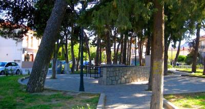 &Kappa;&lambda;&epsilon;ί&nu;&epsilon;&iota; &alpha;ύ&rho;&iota;&omicron; 15/6 &tau;&mu;ή&mu;&alpha; &tau;&eta;&sigmaf; &omicron;&delta;&omicron;ύ &Phi;&iota;&lambda;&omicron;&sigma;&tau;&rho;ά&tau;&omega;&nu; &sigma;&tau;&omicron; &Alpha;&nu;&delta;&rho;ώ&nu;&iota;