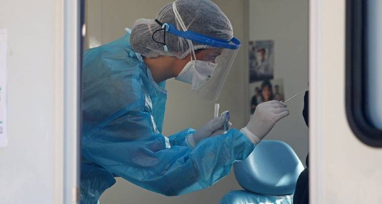 &Kappa;&omicron;&rho;&omega;&nu;&omicron;ϊό&sigmaf;: &Sigma;&upsilon;&nu;&alpha;&gamma;&epsilon;&rho;&mu;ό&sigmaf; &gamma;&iota;&alpha; &delta;ύ&omicron; &laquo;&omicron;&rho;&phi;&alpha;&nu;ά&raquo; &kappa;&rho;&omicron;ύ&sigma;&mu;&alpha;&tau;&alpha; &tau;&eta;&sigmaf; &beta;&rho;&epsilon;&tau;&alpha;&nu;&iota;&kappa;ή&sigmaf; &mu;&epsilon;&tau;ά&lambda;&lambda;&alpha;&xi;&eta;&sigmaf;