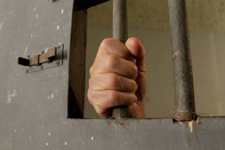 &laquo;&Sigma;&tau;&eta; &chi;&omicron;ύ&nu;&tau;&alpha; &delta;&epsilon;&nu; έ&pi;&epsilon;&sigma;&epsilon; &omicron;ύ&tau;&epsilon; &chi;&alpha;&sigma;&tau;&omicron;ύ&kappa;&iota;&raquo; &ndash; &Mu;&nu;ή&mu;&epsilon;&sigmaf; &alpha;&pi;ό &tau;&omicron; &Sigma;&phi;&alpha;&gamma;&epsilon;ί&omicron;