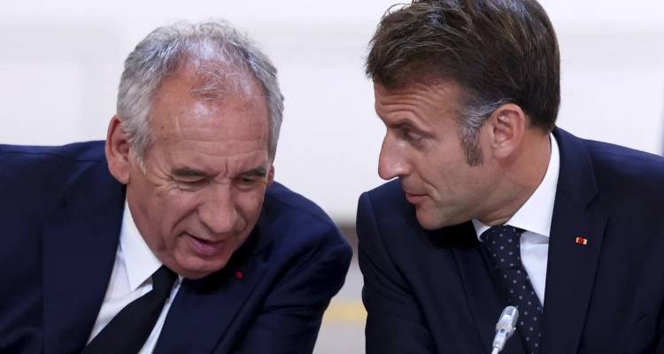 Η Γαλλία σε κρίσιμο σταυροδρόμι: Αντιμέτωπη με οικονομική και πολιτική αναταραχή -«Τα χρόνια της αφθονίας τελείωσαν», λέει ο Μακρόν