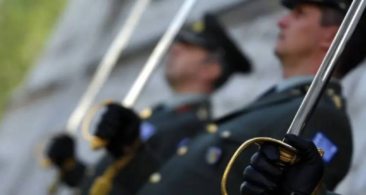 &Pi;&rho;&omicron;&sigma;&lambda;ή&psi;&epsilon;&iota;&sigmaf; - &Pi;&omicron;&lambda;&epsilon;&mu;&iota;&kappa;ή &Alpha;&epsilon;&rho;&omicron;&pi;&omicron;&rho;ί&alpha;: &Pi;&rho;&omicron;&kappa;ή&rho;&upsilon;&xi;&eta; &gamma;&iota;&alpha; 15 &theta;έ&sigma;&epsilon;&iota;&sigmaf; &omicron;&pi;&lambda;&iota;&tau;ώ&nu; &beta;&rho;&alpha;&chi;&epsilon;ί&alpha;&sigmaf; &alpha;&nu;&alpha;&kappa;&alpha;&tau;ά&tau;&alpha;&xi;&eta;&sigmaf;