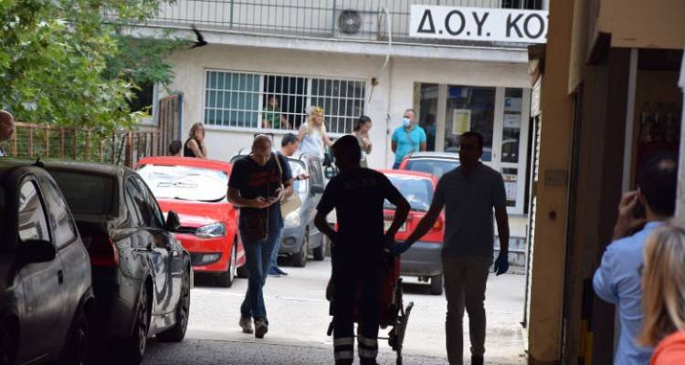 &Kappa;&omicron;&zeta;ά&nu;&eta;: &Pi;ώ&sigmaf; έ&kappa;&alpha;&nu;&epsilon; &tau;&eta;&nu; &epsilon;&pi;ί&theta;&epsilon;&sigma;&eta; &omicron; &delta;&rho;ά&sigma;&tau;&eta;&sigmaf; | &Epsilon;&beta;&gamma;&alpha;&lambda;&epsilon; &tau;&omicron; &tau;&sigma;&epsilon;&kappa;&omicron;ύ&rho;&iota; &kappa;&alpha;&iota; &chi;&tau;&upsilon;&pi;&omicron;ύ&sigma;&epsilon; &mu;&epsilon; &mu;&alpha;&nu;ί&alpha; &tau;&omicron;&upsilon;&sigmaf; &upsilon;&pi;&alpha;&lambda;&lambda;ή&lambda;&omicron;&upsilon;&sigmaf;