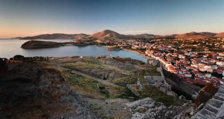 &Eta; &Lambda;ή&mu;&nu;&omicron;&sigmaf; &pi;&epsilon;&rho;&iota;&mu;έ&nu;&epsilon;&iota; &tau;&omicron;&upsilon;&sigmaf; &phi;&omicron;&iota;&tau;&eta;&tau;έ&sigmaf; &nu;&alpha; &tau;&eta;&nu; &epsilon;&xi;&epsilon;&rho;&epsilon;&upsilon;&nu;ή&sigma;&omicron;&upsilon;&nu;
