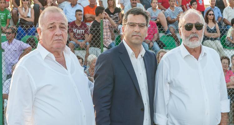 Γήπεδο Κοντοπουλίου: «Ευχαριστώ» από τον Δήμο Λήμνου στον Παντελή Μπούμπουρα για την προσφορά του (photos)