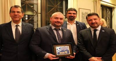 &Omicron; &Nu;. &Chi;&alpha;&rho;&delta;&alpha;&lambda;ί&alpha;&sigmaf; &mu;ί&lambda;&eta;&sigma;&epsilon; &sigma;&tau;&eta;&nu; &Alpha;&upsilon;&sigma;&tau;&rho;&alpha;&lambda;ί&alpha; &gamma;&iota;&alpha; &tau;&omicron; "&Mu;&omicron;&nu;&omicron;&pi;ά&tau;&iota; &tau;&eta;&sigmaf; &Lambda;ή&mu;&nu;&omicron;&upsilon;"