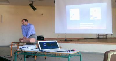 &Pi;&rho;&alpha;&gamma;&mu;&alpha;&tau;&omicron;&pi;&omicron;&iota;ή&theta;&eta;&kappa;&epsilon; &eta; &epsilon;&pi;&iota;&mu;&omicron;&rho;&phi;&omega;&tau;&iota;&kappa;ή &eta;&mu;&epsilon;&rho;ί&delta;&alpha; &laquo;&Eta; &pi;&alpha;&rho;&omicron;&chi;ή &Pi;&rho;ώ&tau;&omega;&nu; &Beta;&omicron;&eta;&theta;&epsilon;&iota;ώ&nu; &sigma;&tau;&omicron; &Sigma;&chi;&omicron;&lambda;&epsilon;ί&omicron;&raquo; (photos)