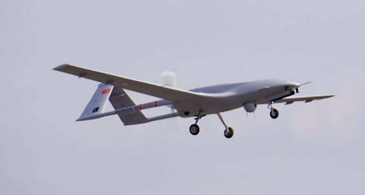 &Pi;&rho;&omicron;&kappa;&lambda;&eta;&tau;&iota;&kappa;ή &pi;&tau;ή&sigma;&eta; &tau;&omicron;&upsilon;&rho;&kappa;&iota;&kappa;&omicron;ύ drone &kappa;&omicron;&nu;&tau;ά &sigma;&epsilon; &Sigma;&alpha;&mu;&omicron;&theta;&rho;ά&kappa;&eta; &kappa;&alpha;&iota; &Lambda;ή&mu;&nu;&omicron; (&Beta;&Iota;&Nu;&Tau;&Epsilon;&Omicron;)