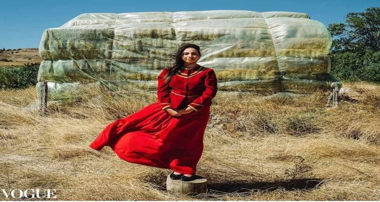 &Eta; &Lambda;ή&mu;&nu;&omicron;&sigmaf; &sigma;&tau;&eta; Vogue