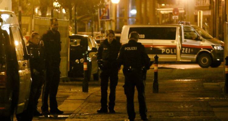 &Epsilon;&pi;ί&theta;&epsilon;&sigma;&eta; &sigma;&tau;&eta; &Beta;&iota;έ&nu;&nu;&eta;: &laquo;&Iota;&sigma;&lambda;&alpha;&mu;&iota;&sigma;&tau;ή&sigmaf; &tau;&rho;&omicron;&mu;&omicron;&kappa;&rho;ά&tau;&eta;&sigmaf;&raquo; &omicron; &delta;&rho;ά&sigma;&tau;&eta;&sigmaf; &pi;&omicron;&upsilon; &sigma;&kappa;&omicron;&tau;ώ&theta;&eta;&kappa;&epsilon; | 4 &omicron;&iota; &nu;&epsilon;&kappa;&rho;&omicron;ί