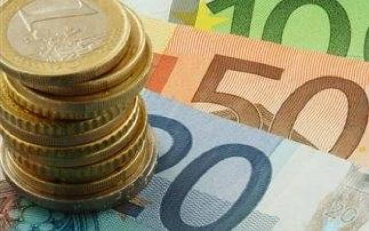 Μειώθηκαν περαιτέρω οι καταθέσεις στις ελληνικές τράπεζες