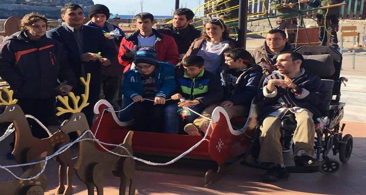 &Tau;&omicron; &sigma;&tau;&rho;&alpha;&tau;ό&pi;&epsilon;&delta;&omicron; &Alpha;&gamma;&kappa;&alpha;&rho;&upsilon;ώ&nu;&omega;&nu; &kappa;&alpha;&iota; &tau;&eta; &Lambda;έ&sigma;&chi;&eta; &Alpha;&xi;&iota;&omega;&mu;&alpha;&tau;&iota;&kappa;ώ&nu; &Mu;ύ&rho;&iota;&nu;&alpha;&sigmaf; &gamma;&nu;ώ&rho;&iota;&sigma;&alpha;&nu; &omicron;&iota; &mu;&alpha;&theta;&eta;&tau;έ&sigmaf; &tau;&omicron;&upsilon; &Epsilon;&Epsilon;&Epsilon;&Epsilon;&Kappa; &Lambda;ή&mu;&nu;&omicron;&upsilon; (photos)