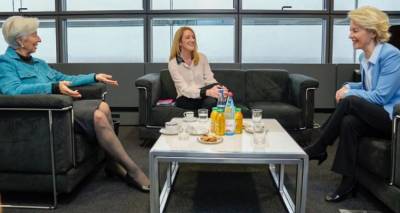 Η φωτό που γράφει ιστορία: Τρεις γυναίκες κρατούν στα χέρια τους τα ηνία της Ευρώπης