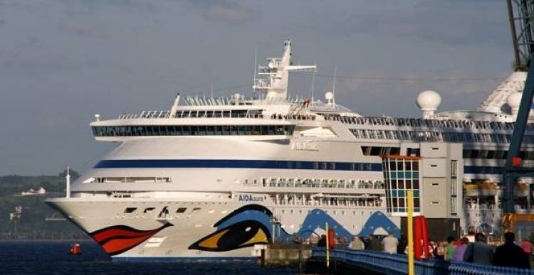 Το «Aida Aura» στο λιμάνι της Θεσσαλονίκης