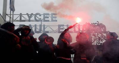 &Gamma;&iota;&alpha;&tau;ί &omicron;&iota; &mu;&alpha;&theta;&eta;&tau;έ&sigmaf; &laquo;&pi;&nu;ί&gamma;&omicron;&upsilon;&nu;&raquo; &tau;&omicron;&nu; &Mu;&alpha;&kappa;&rho;ό&nu; | &Alpha;&pi;ό &tau;&iota; &mu;&epsilon;&gamma;&alpha;&lambda;ύ&tau;&epsilon;&rho;&epsilon;&sigmaf; &delta;&iota;&alpha;&delta;&eta;&lambda;ώ&sigma;&epsilon;&iota;&sigmaf; &tau;&omega;&nu; &tau;&epsilon;&lambda;&epsilon;&upsilon;&tau;&alpha;ί&omega;&nu; &delta;&epsilon;&kappa;&alpha;&epsilon;&tau;&iota;ώ&nu;, &mu;&nu;ή&mu;&epsilon;&sigmaf; &epsilon;&xi;έ&gamma;&epsilon;&rho;&sigma;&eta;&sigmaf; &tau;&omicron;&upsilon; &rsquo;68