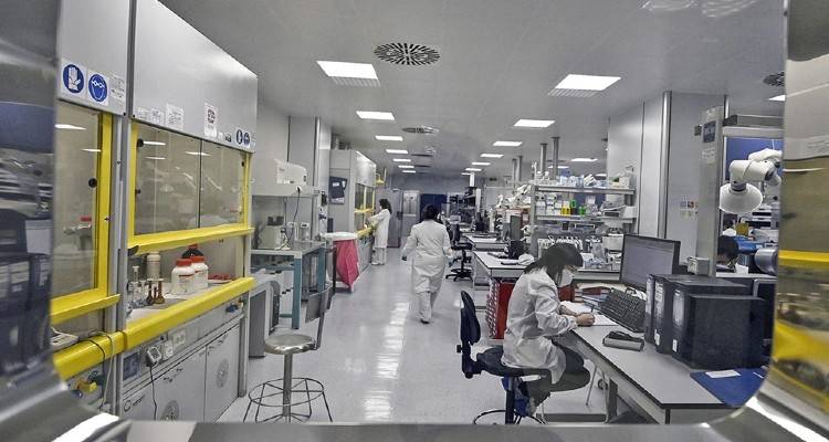 &Mu;&epsilon;&tau;ά&lambda;&lambda;&alpha;&xi;&eta; Omicron: &Alpha;&nu;&alpha;&pi;&omicron;&tau;&epsilon;&lambda;&epsilon;&sigma;&mu;&alpha;&tau;&iota;&kappa;ά &sigma;&chi;&epsilon;&delta;ό&nu; ό&lambda;&alpha; &tau;&alpha; &mu;&omicron;&nu;&omicron;&kappa;&lambda;&omega;&nu;&iota;&kappa;ά &delta;&epsilon;ί&chi;&nu;&omicron;&upsilon;&nu; &omicron;&iota; &pi;&rho;ώ&tau;&epsilon;&sigmaf; &mu;&epsilon;&lambda;έ&tau;&epsilon;&sigmaf;