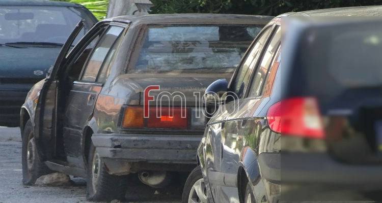 Λήμνος: Ζει για χρόνια μέσα στο αυτοκίνητό του