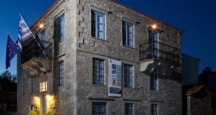 &Alpha;&nu;&tau;&iota;&pi;&alpha;&rho;ά&theta;&epsilon;&sigma;&eta;&sigmaf; &sigma;&upsilon;&nu;έ&chi;&epsilon;&iota;&alpha; &gamma;&iota;&alpha; &tau;&eta;&nu; &Pi;&iota;&nu;&alpha;&kappa;&omicron;&theta;ή&kappa;&eta; &tau;&omicron;&upsilon; &Kappa;&omicron;&nu;&tau;&iota;ά | &Delta;&epsilon;&nu; &beta;&gamma;ή&kappa;&epsilon; &laquo;&lambda;&epsilon;&upsilon;&kappa;ό&sigmaf; &kappa;&alpha;&pi;&nu;ό&sigmaf;&raquo;, &omicron;ύ&tau;&epsilon; &alpha;&pi;ό &tau;&eta;&nu; &tau;&eta;&lambda;&epsilon;&delta;&iota;ά&sigma;&kappa;&epsilon;&psi;&eta; &pi;&omicron;&upsilon; &sigma;&upsilon;&gamma;&kappa;ά&lambda;&epsilon;&sigma;&epsilon; &eta; &Delta;ή&mu;&alpha;&rho;&chi;&omicron;&sigmaf;.
