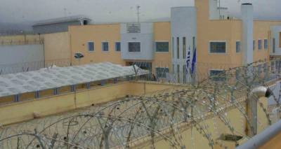 &Phi;&upsilon;&lambda;&alpha;&kappa;έ&sigmaf; &Delta;&omicron;&mu;&omicron;&kappa;&omicron;ύ: &Alpha;&pi;ό &mu;&iota;&kappa;&rho;ή &alpha;&pi;ό&sigma;&tau;&alpha;&sigma;&eta; &delta;έ&chi;&theta;&eta;&kappa;&epsilon; &tau;&iota;&sigmaf; &delta;ύ&omicron; &sigma;&phi;&alpha;ί&rho;&epsilon;&sigmaf; &sigma;&tau;&omicron; &kappa;&epsilon;&phi;ά&lambda;&iota; &omicron; Έ&lambda;&lambda;&eta;&nu;&alpha;&sigmaf; &iota;&sigma;&omicron;&beta;ί&tau;&eta;&sigmaf; | &Tau;&iota; ά&lambda;&lambda;&omicron; έ&delta;&epsilon;&iota;&xi;&epsilon; &eta; &nu;&epsilon;&kappa;&rho;&omicron;&tau;&omicron;&mu;ή