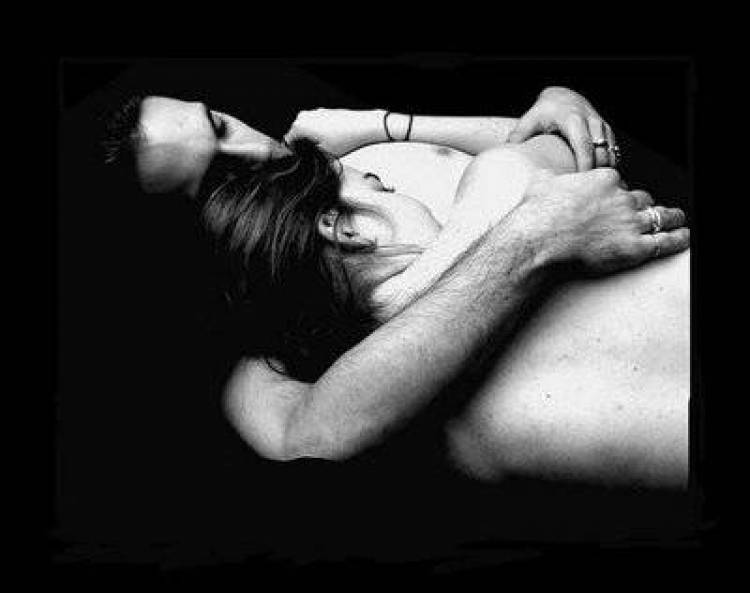 Μια αγκαλιά αντί ποτού;