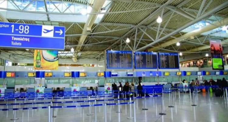 &Sigma;&upsilon;&nu;&alpha;&gamma;&epsilon;&rho;&mu;ό&sigmaf;  &sigma;&tau;&omicron; &Epsilon;&lambda;&epsilon;&upsilon;&theta;έ&rho;&iota;&omicron;&sigmaf; &Beta;&epsilon;&nu;&iota;&zeta;έ&lambda;&omicron;&sigmaf; &alpha;&upsilon;&tau;ή &tau;&eta;&nu; ώ&rho;&alpha;: &Alpha;&pi;&epsilon;&iota;&lambda;ή &gamma;&iota;&alpha; &beta;ό&mu;&beta;&alpha; &sigma;&epsilon; &alpha;&epsilon;&rho;&omicron;&sigma;&kappa;ά&phi;&omicron;&sigmaf; &alpha;&pi;ό &Tau;&epsilon;&lambda; &Alpha;&beta;ί&beta;