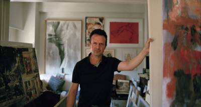 &Eta; &Lambda;ή&mu;&nu;&omicron;&sigmaf; &tau;&omicron;&upsilon; &Alpha;&nu;&delta;&rho;έ&alpha; &Kappa;&omicron;&nu;&tau;έ&lambda;&lambda;&eta;: &Kappa;&epsilon;&rho;ά&sigma;&mu;&alpha;&tau;&alpha;, &Kappa;&alpha;&beta;&epsilon;ί&rho;&iota;&alpha;, &xi;&omega;&kappa;&lambda;ή&sigma;&iota;&alpha; -&Omicron; &delta;&iota;&alpha;&kappa;&epsilon;&kappa;&rho;&iota;&mu;έ&nu;&omicron;&sigmaf; &zeta;&omega;&gamma;&rho;ά&phi;&omicron;&sigmaf; &mu;ά&sigmaf; &xi;&epsilon;&nu;&alpha;&gamma;&epsilon;ί &sigma;&tau;&omicron; &nu;&eta;&sigma;ί &tau;&omicron;&upsilon;