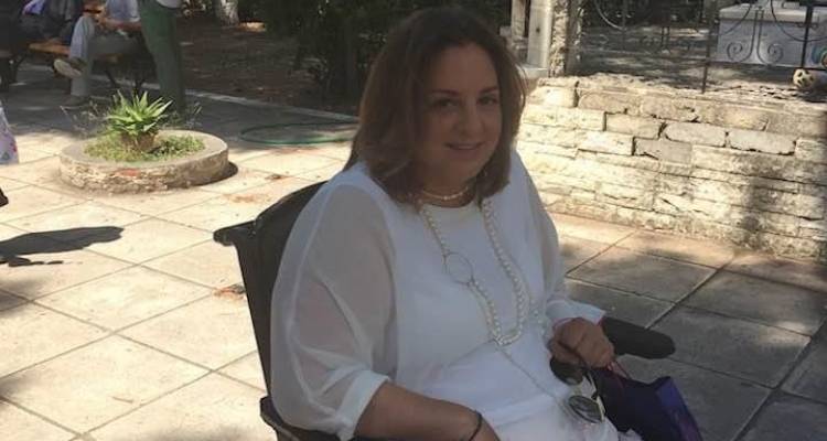 &Pi;έ&nu;&theta;&omicron;&sigmaf; &gamma;&iota;&alpha; &tau;&eta; &Mu;ό&lambda;&lambda;&eta; &Mu;&alpha;&chi;&alpha;ί&rho;&alpha;: &laquo;Έ&phi;&upsilon;&gamma;&epsilon;&raquo; &alpha;&pi;ό &tau;&eta; &zeta;&omega;ή &eta; &alpha;&delta;&epsilon;&rho;&phi;ή &tau;&eta;&sigmaf; &Delta;έ&sigma;&pi;&omicron;&iota;&nu;&alpha;