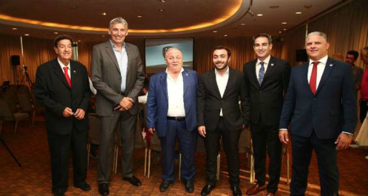 &Tau;&alpha;... &alpha;&pi;&omicron;&kappa;&alpha;&lambda;&upsilon;&pi;&tau;ή&rho;&iota;&alpha; &tau;&omicron;&upsilon; &Eta;&phi;&alpha;ί&sigma;&tau;&omicron;&upsilon; &Lambda;ή&mu;&nu;&omicron;&upsilon;