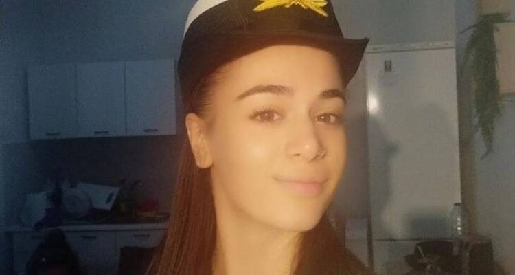 &Sigma;ή&mu;&epsilon;&rho;&alpha; &eta; &kappa;&eta;&delta;&epsilon;ί&alpha; &tau;&eta;&sigmaf; 20&chi;&rho;&omicron;&nu;&eta;&sigmaf; &delta;&omicron;&kappa;ί&mu;&omicron;&upsilon; &tau;&omicron;&upsilon; &Epsilon;&mu;&pi;&omicron;&rho;&iota;&kappa;&omicron;ύ &Nu;&alpha;&upsilon;&tau;&iota;&kappa;&omicron;ύ | &Tau;&omicron; &mu;&omicron;&iota;&rho;&alpha;ί&omicron; &tau;&alpha;&xi;ί&delta;&iota; &sigma;&tau;&eta;&nu; &Iota;&nu;&delta;ί&alpha;, &kappa;&alpha;&tau;έ&rho;&rho;&epsilon;&upsilon;&sigma;&epsilon; &xi;&alpha;&phi;&nu;&iota;&kappa;ά