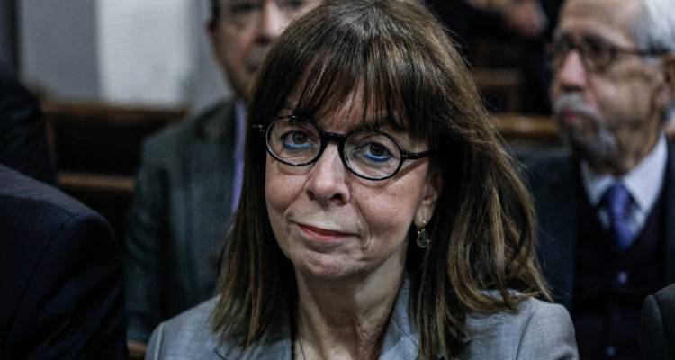 &Pi;&rho;ό&epsilon;&delta;&rho;&omicron;&sigmaf; &tau;&eta;&sigmaf; &Delta;&eta;&mu;&omicron;&kappa;&rho;&alpha;&tau;ί&alpha;&sigmaf;: &Sigma;ή&mu;&epsilon;&rho;&alpha; &eta; &epsilon;&kappa;&lambda;&omicron;&gamma;ή &Sigma;&alpha;&kappa;&epsilon;&lambda;&lambda;&alpha;&rho;&omicron;&pi;&omicron;ύ&lambda;&omicron;&upsilon; | &Tau;&iota; &sigma;&eta;&mu;&alpha;&tau;&omicron;&delta;&omicron;&tau;&epsilon;ί &gamma;&iota;&alpha; &tau;&eta;&nu; &kappa;&upsilon;&beta;έ&rho;&nu;&eta;&sigma;&eta; &Mu;&eta;&tau;&sigma;&omicron;&tau;ά&kappa;&eta;